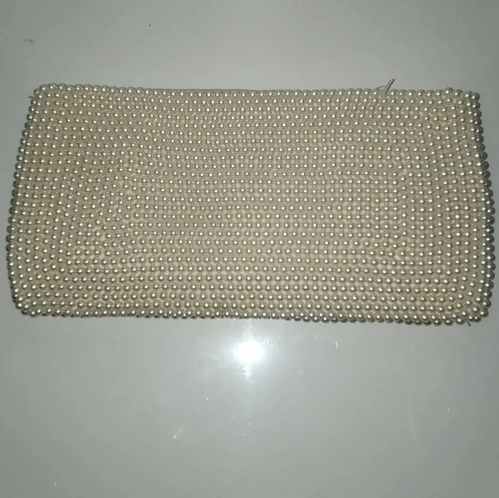 LA REGALE beaded Pearl clutch - Picture 5 of 7
